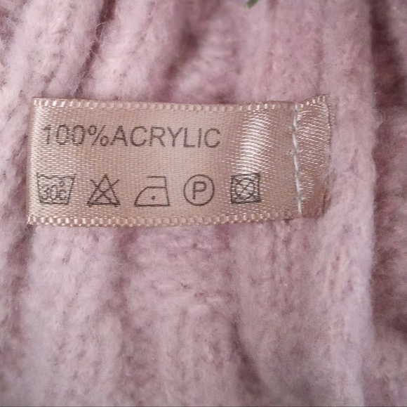 💫NWT Estelle Wilson Women's Cable Knit Pink Pom Beanie Winter Cap - Picture 6 of 9